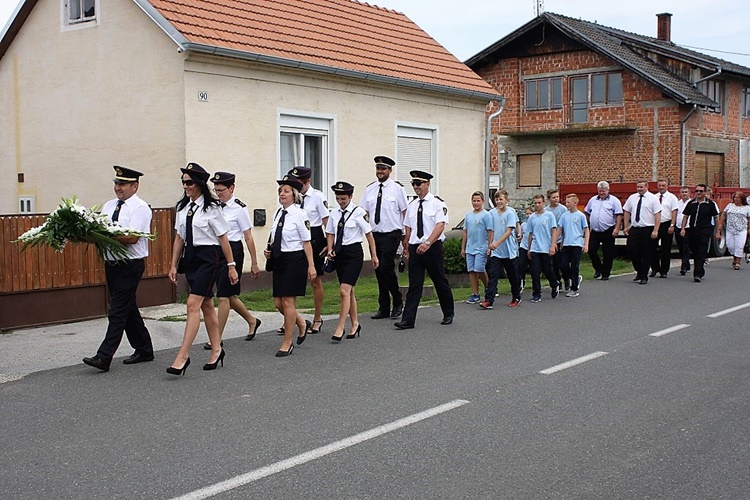 Svetom misom i odavanjem počasti poginulom branitelju obilježeni Dani Kuršanca
