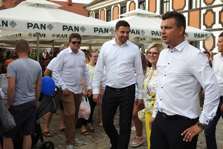 FOTO: Nakon Milanovića i Bernardić prošpancirao ulicama Varaždina