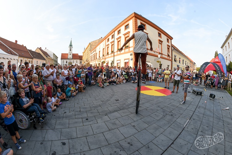 JESTE LI SPREMNI ZA LUDU ZAVRŠNICU ŠPANCIRFESTA?