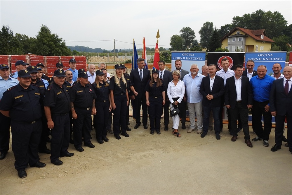FOTO: Premijer Plenković posjetio Kneginec i Vinicu gdje su u tijeku brojni projekti