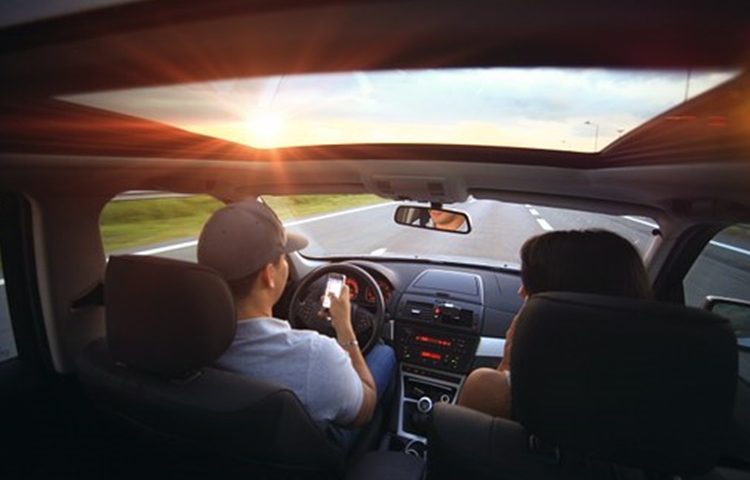 AUTOMOBILI BUDUĆNOSTI: Ako opsujete ili nekom pokažete srednji prst, auto će usporiti
