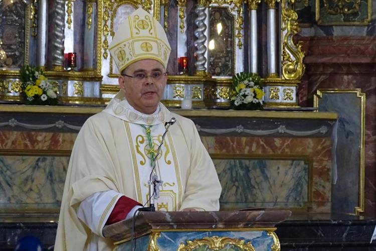 Zaređen je novi varaždinski biskup, mons. Bože Radoš