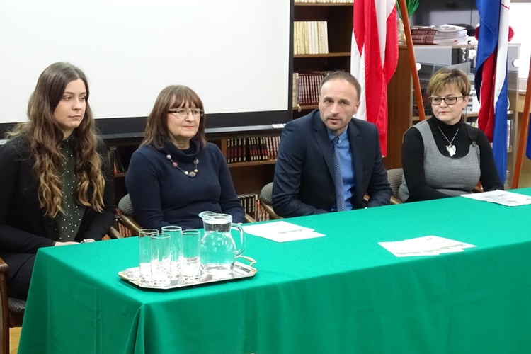 Projekt "Prekvalifikacijom do posla" iznjedrio sedam kuhara i pet slastičara