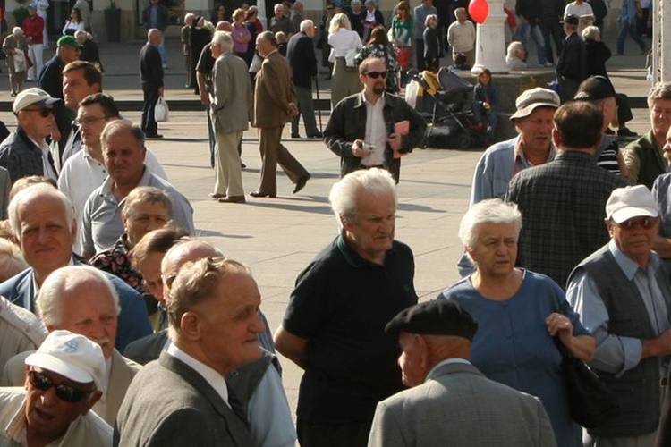 Umirovljenicima Grada Zagreba i dalje besplatan prijevoz ZET-om