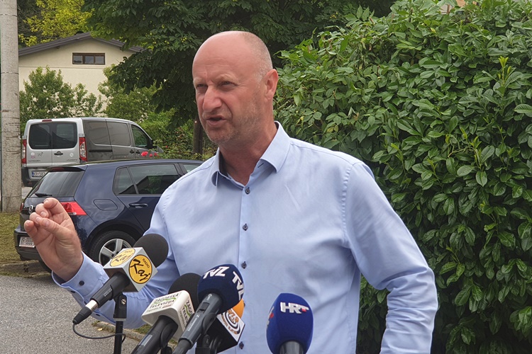 Kolar: Ministar Cappeli i Vlada dali su pljusku svima koji su dali sebe za ovaj kapitalni projekt u Hrvatskom zagorju - "Strah ga je korone pa ne želi doći potpisati projekt, ali u kampanji može sudjelovati"