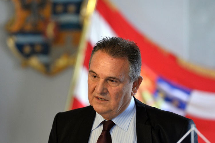 Čačić: Ne podnosim nesposobne političare, a takvih je 98%. Gospodo, dajte rezultate!