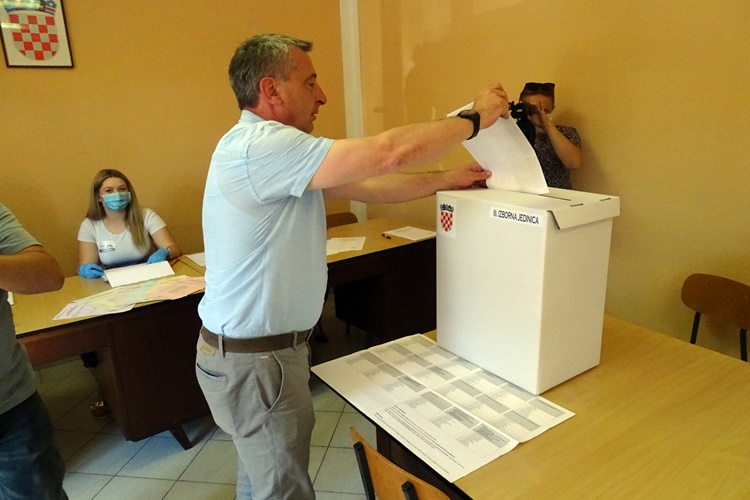 Štomar: Siguran sam da će građani izabrati prosperitetnu, uljuđenu Hrvatsku