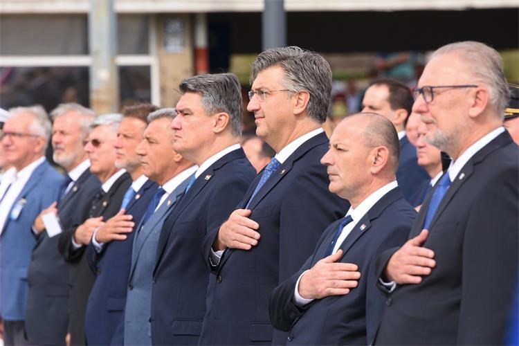 Predsjednik RH-a i premijer večeras stižu u Varaždin....