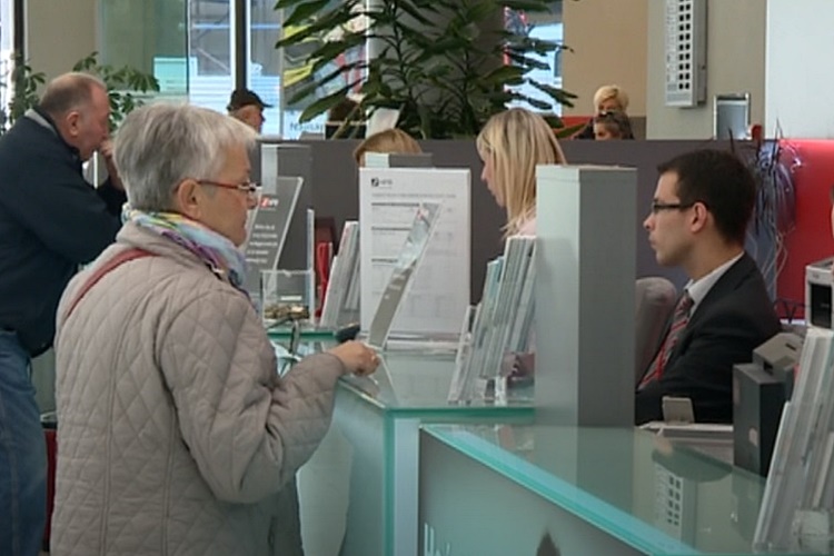 Jedna banka počela smanjivati "minuse", hoće li uskoro i ostale?