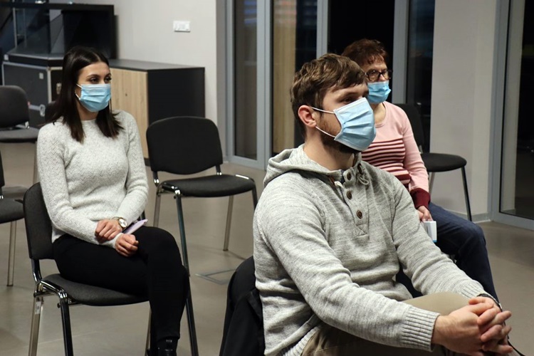 HVALE VRIJEDAN PROJEKT Zaposlene 32 žene koje su brinule o 203 starije osobe