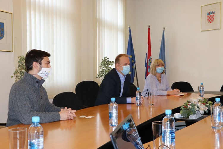 Gradonačelnik Jakšić održao radni sastanak s izvođačima radova drugog kolosijeka Križevci-Koprivnica-državna granica