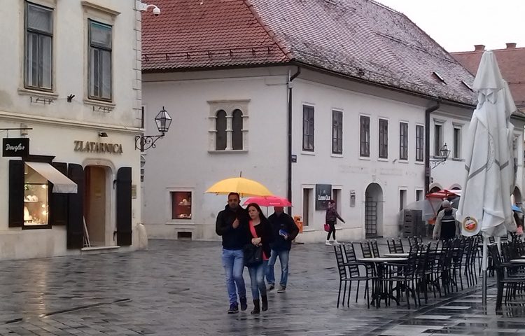 TJEDNA PROGNOZA Vraća se zima – najprije kiša, pa debeli minusi i snijeg!