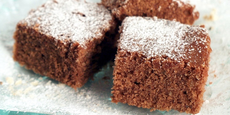 Kolač bez jaja, mlijeka, maslaca, bez korištenja miksera, bez prljanja velike količine posuda... Donosimo recept