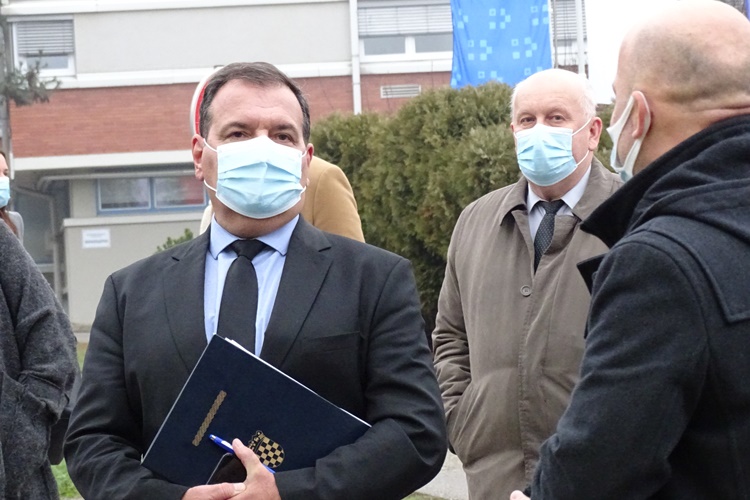Nastavlja se rast broja novozaraženih – nakon dužeg vremena brojke idu preko 1000!