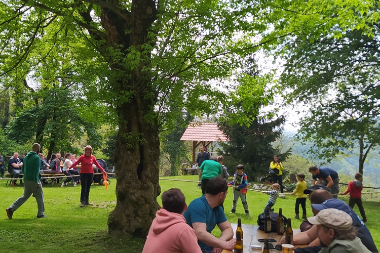 Pikinik na Cesargradu - održan tradicionalni susret Klanjčana kod planinarskog doma