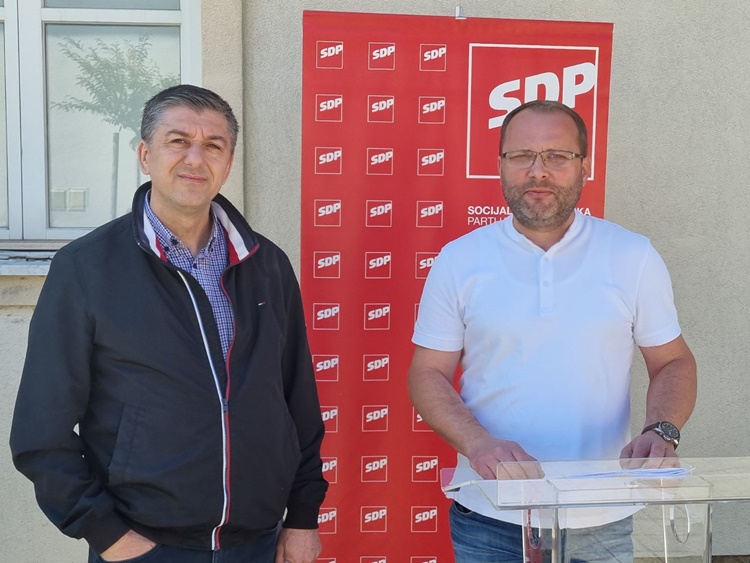 Radobojski vijećnik Cigula (SDP) i Branko Ferek-Jambrek (Prva nezavisna lista za Radoboj) traže od načelnika Topolovca  očitovanje o navodnoj aferi s tvrtkom SETCC