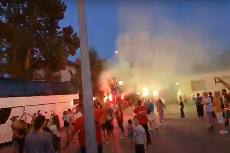 VIDEO Pogledajte doček malih varaždinskih nogometaša – na najvećem međunarodnom dječjem turniru napravili fenomenalan rezultat!