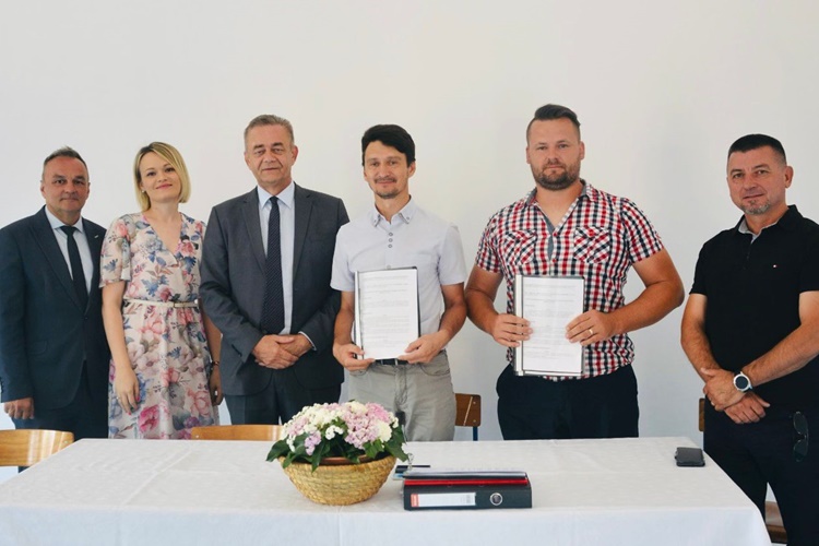 Kreću novi radovi na PŠ Miholec - Koren: Vjerujem da ćemo i dalje uspješno realizirati projekte na zadovoljstvo svih mještana, a posebno djece i mladih