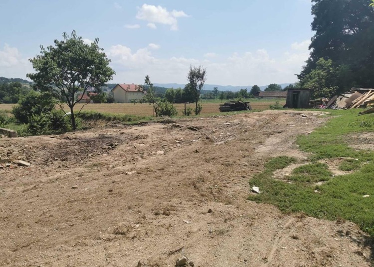 "Velikim srcem za topli dom" - Srušena stara kuća zlatarske obitelji Bolšec, uskoro završava gradnja njihovog novog doma