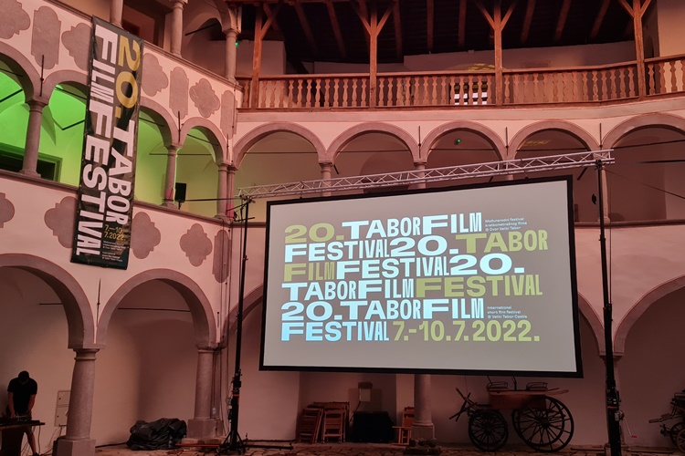 Otvoren jubilarni, 20. Tabor Film Festival koji ove godine donosi čak 23 premijernih naslova, stižu čak iz dalekog Brazila