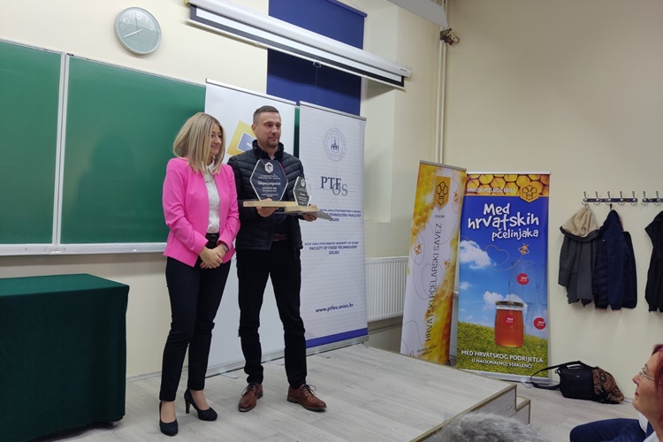 Radobojski OPG Pčelarstvo Škrlec ima najbolji med u Hrvatskoj!