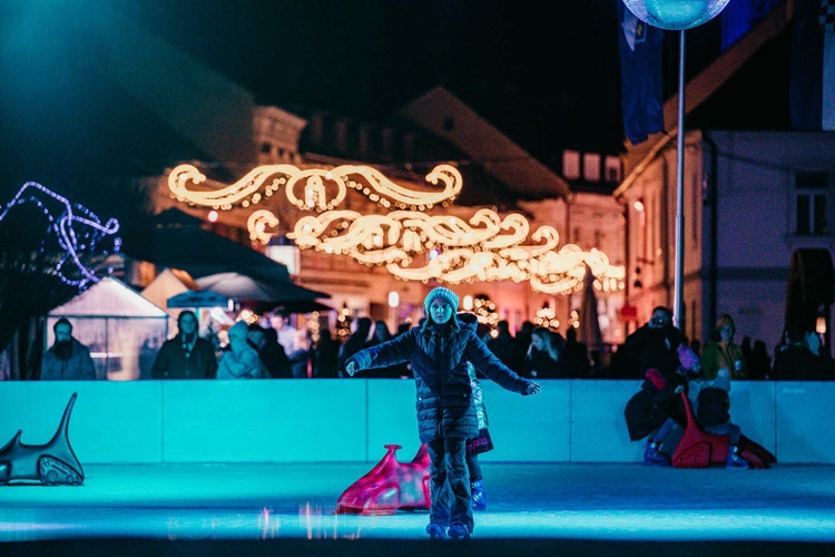 NABRUSITE KLIZALJKE Danas počinju "Zimski sportski praznici" na čakovečkom klizalištu - evo u kojim terminima možete pokazati svoje umijeće na ledu