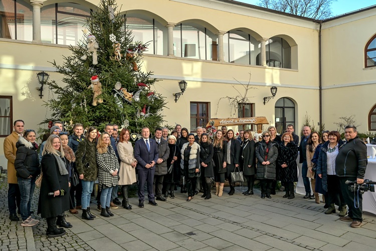Župan Stričak sa suradnicima priredio tradicionalni novogodišnji prijem za predstavnike medija