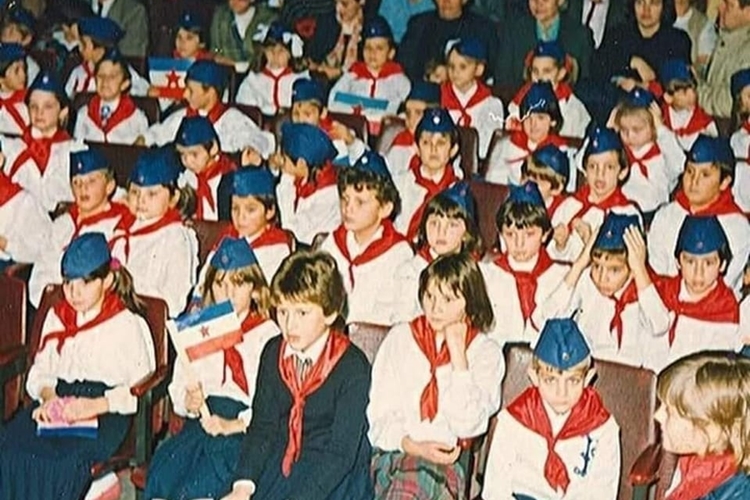 „Danas kad postajem pionir…” Jedna fotka na fejsu pokrenula lavinu emocija