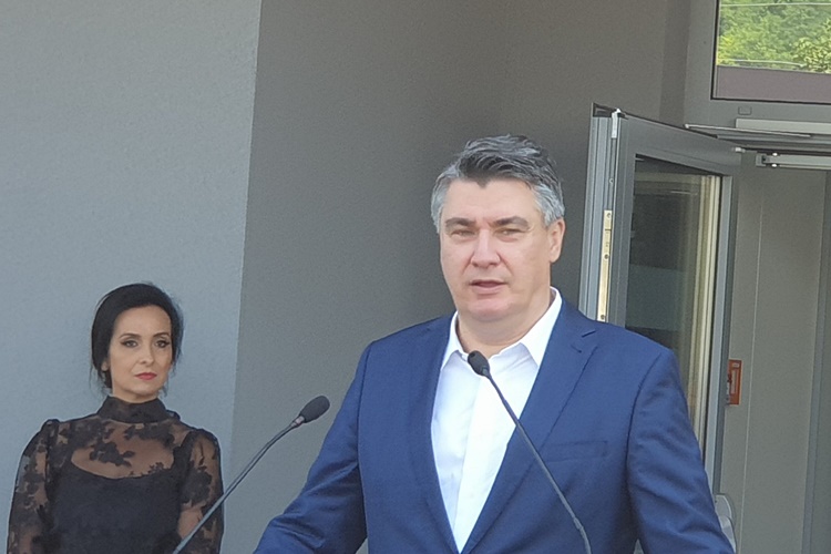Doznajte kolike su plaće u Milanovićevom uredu - Predsjednik obećao manji tim pa prešišao Kolindu