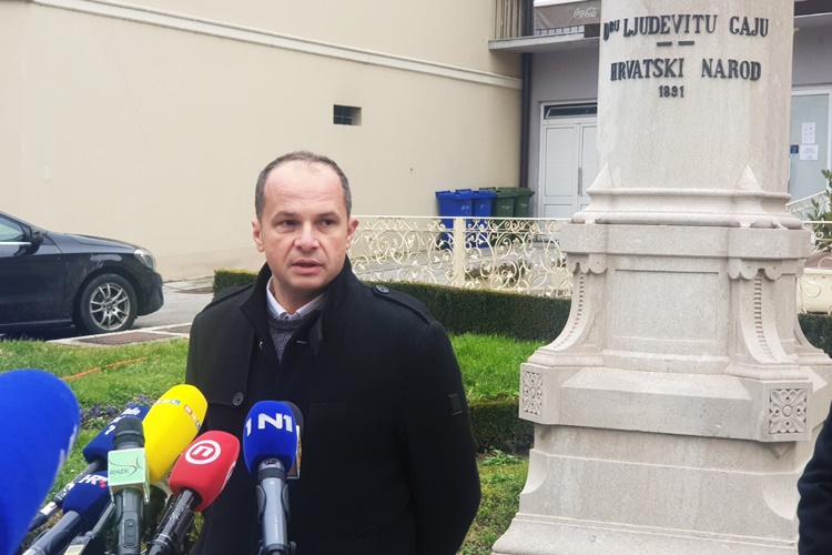 Ratoboran zagorski SDP-ovac. Kaže da bi situacije jedan na jedan rješavao sam!!!!