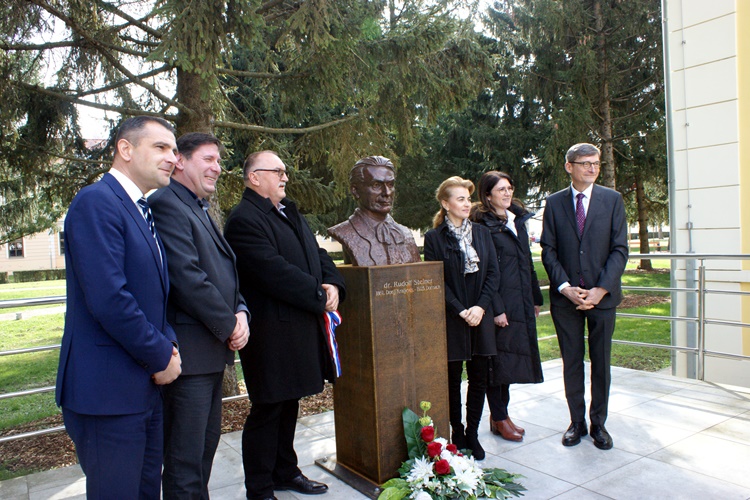 U Čakovcu otkrivena bista austrijskog znanstvenika dr. Rudolfa Steinera: „Bio je velik čovjek, genij koji je stvarao ravnopravno i socijalno društvo”