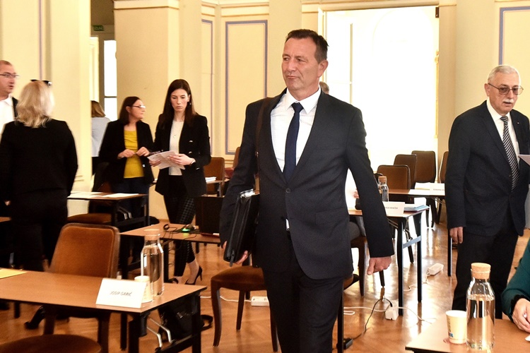 Varaždin nakon izbora dobio proračun. Bosilj poručio - bale sa prvim rujna idu u povijest!!!