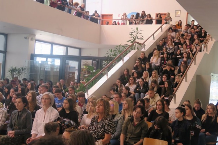 Priredbom i zanimljivim revijama učenika Gospodarske škole Čakovec obilježen njen 29. rođendan