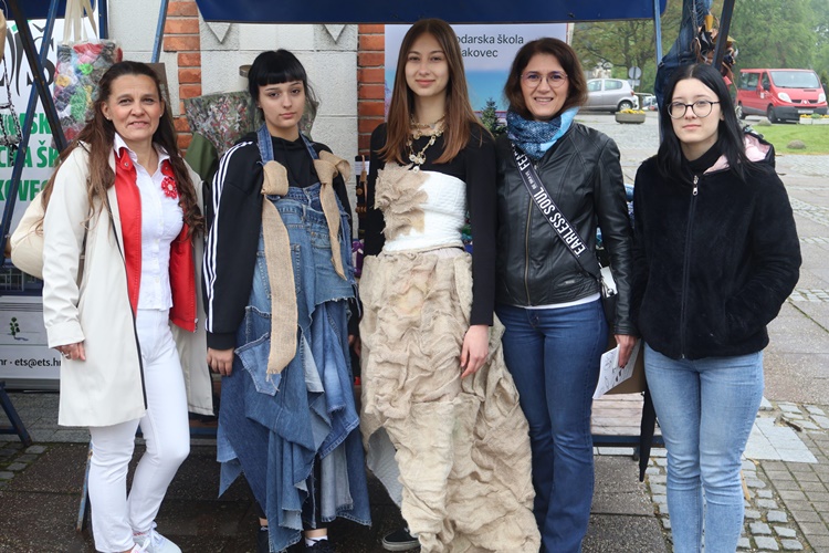 Brojni mališani čakovečkih vrtića i škola okupili se na Festivalu održivog razvoja - podršku mladima i održivosti dala i gradonačelnica Cividini