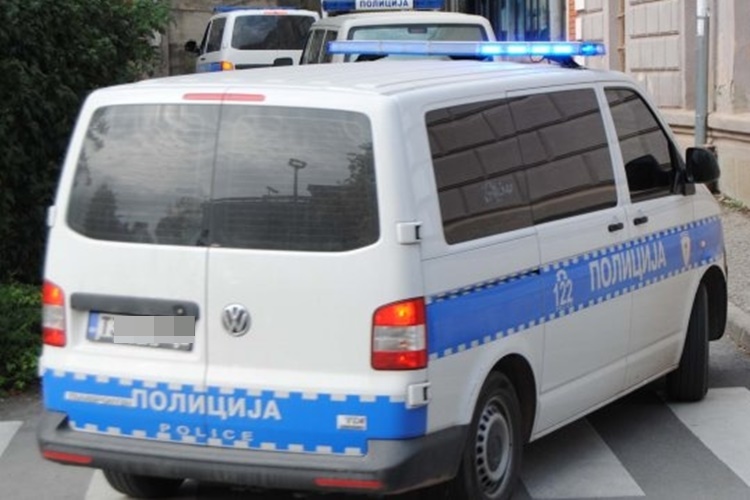 U Srbiji i dalje napeto: U više beogradskih škola stigle dojave o bombama, odgođena nastava