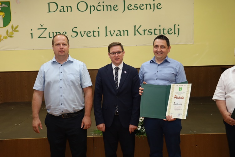 Svečanom sjednicom obilježen Dan Općine Jesenje. Na svečanost stigla i ministrica poljoprivrede Marija Vučković
