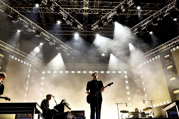 Franz Ferdinand zaljuljao temelje varaždinskog “Starca”! Desetak tisuća ljudi uživalo u popularnim rock izvedbama