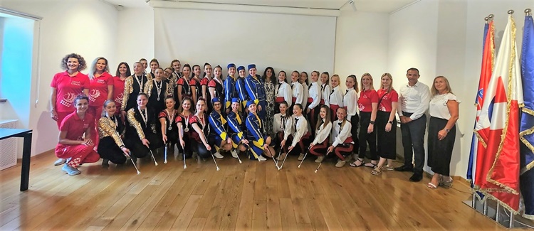 Međimurski župan Posavec i gradonačelnica Čakovca Cividini primili mažoretkinje koje su na Svjetskom prvenstvu okitile medaljama
