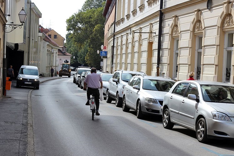 VARAŽDIN U Šenoinoj ulici ukidaju se parkirna mjesta
