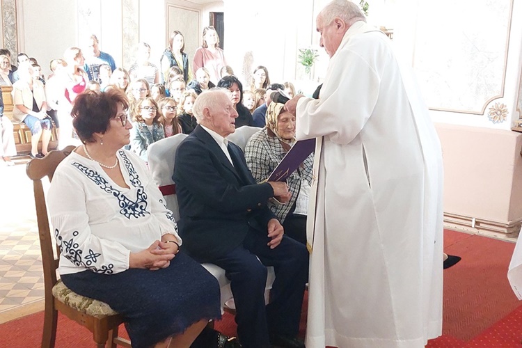 Bračni par Đuro i Anica Fošnjar iz Varaždinskih Toplica proslavili krunski pir – primjer istinske ljubavi i međusobnog poštenja