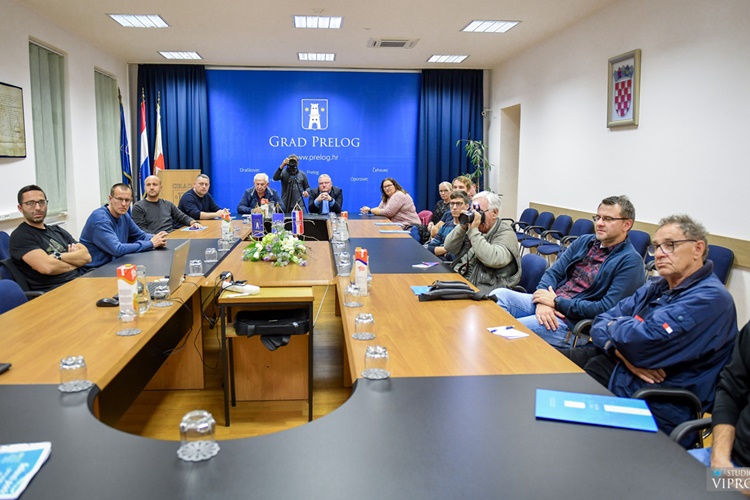 Grad Prelog potpisao devet ugovora za sufinanciranje glavnog projekta solarne elektrane u kućanstvima