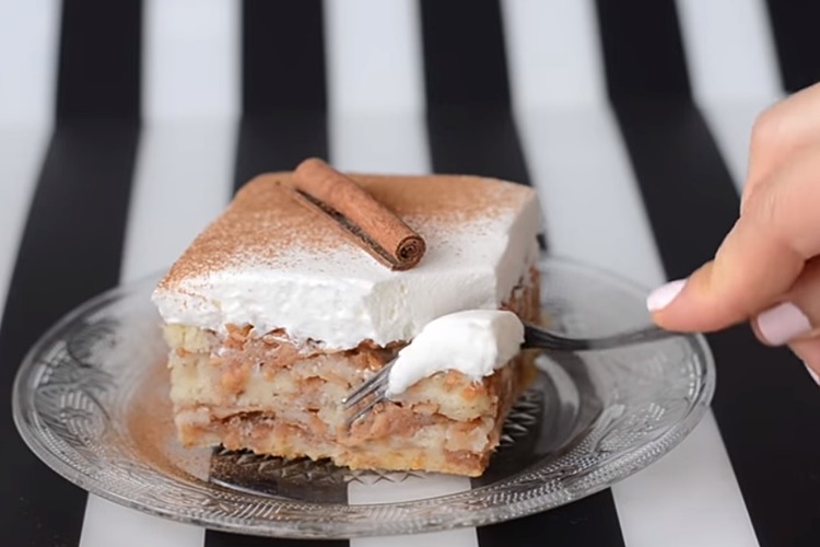 NEĆE VAM TREBATI NITI MIKSER! Donosimo recept za brzi kolač od jabuka