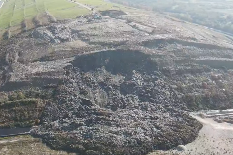 Na Jakuševcu došlo do velikog odrona smeća, evo što kažu iz Grada