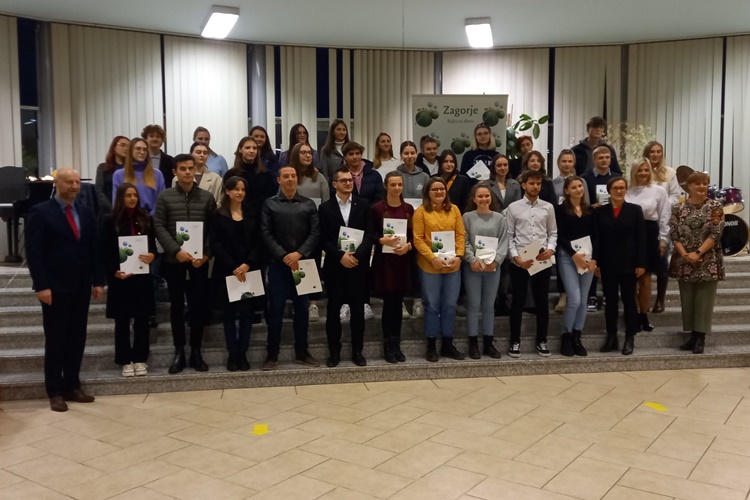 Krapinsko-zagorska županija raspisala natječaj za dodjelu stipendija redovitim studentima!