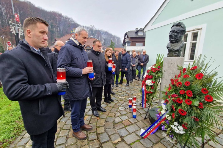 HDZ Krapinsko-zagorske županije obilježio godišnjicu smrti dr. Franje Tuđmana