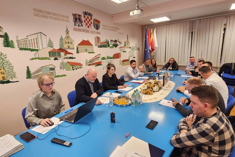 Burno na sjednici Općinskog vijeća u Bedekovčini - četiri oporbena vijećnika napustila sjednicu, vladajući inzistirali na smanjenju cijene za 3 lipe za katastarsku izmjeru što se moglo donijeti rebalansom u idućoj godini!