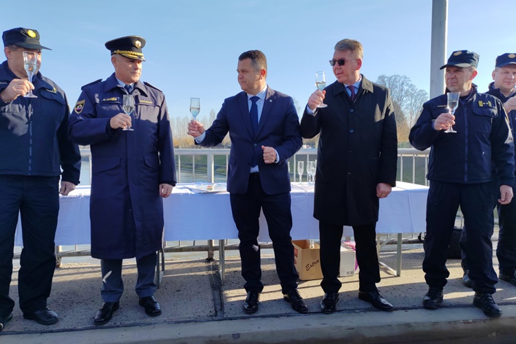 Na mostu na rijeci Muri tradicionalno se susreli hrvatski i slovenski čelnici lokalnih vlasti te policija