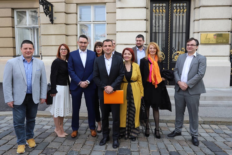 HNS predao listu za EU parlament. Posavec najavio - idemo po mandat