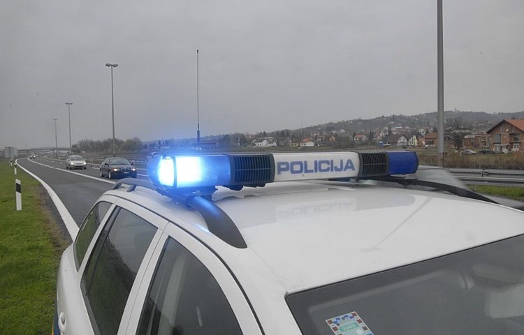 FILMSKA POTJERA U MEĐIMURJU: Prevozio nezakonite migrante, bježao policiji pa sletio s ceste