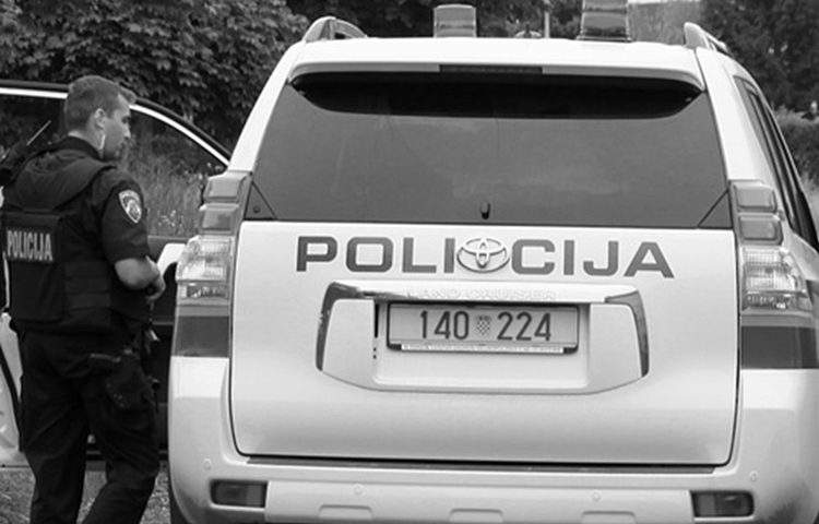 DIVLJAŠTVO TORCIDAŠA JER SU HTJELI NAPASTI SRBINA - na Braču pretučena i 26-godišnja VARAŽDINKA